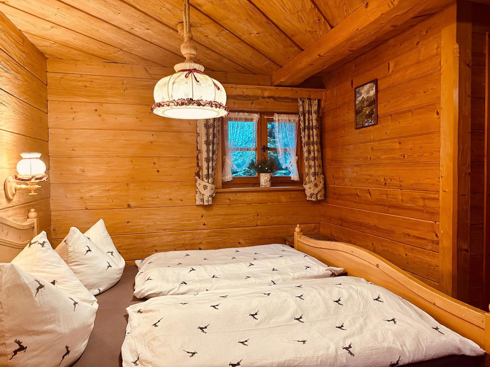 Almbruennerl Die Almhuette Auf Der Raffner Alm Ruhpolding Bagian luar foto